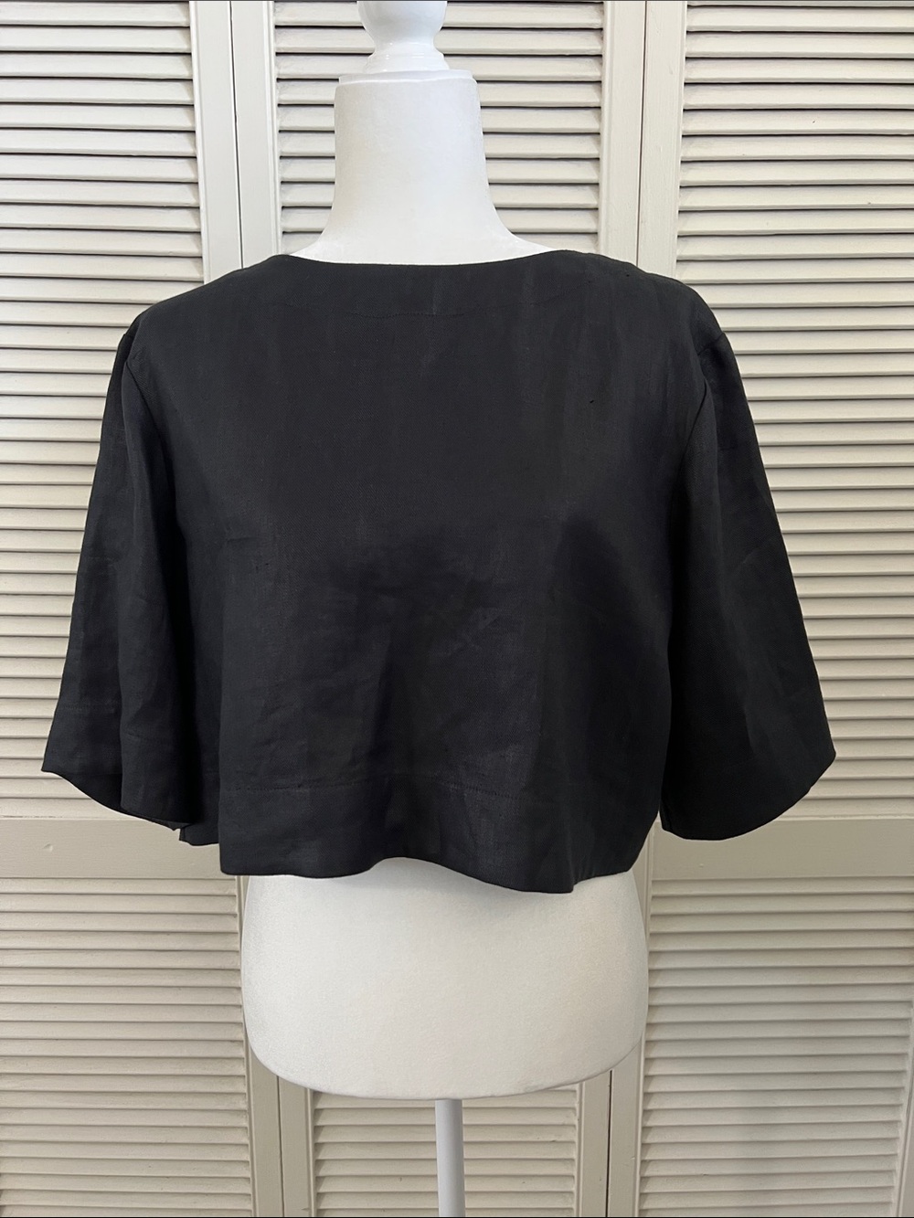 Banana Republic Black Linen Cropped Boatneck Top Open Back M